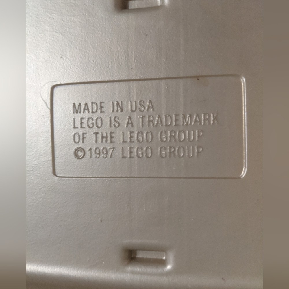 1997 gold LEGO container in great condition - Picture 6 of 8